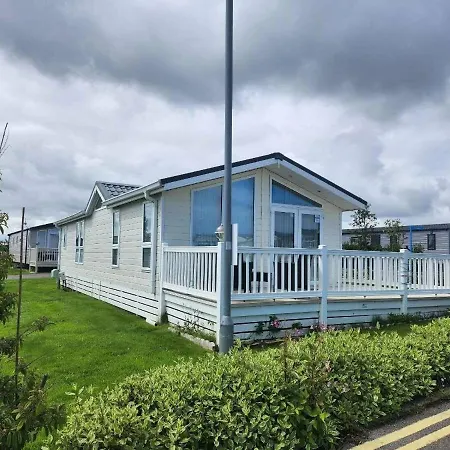 Bay - 17608 * Cayton
